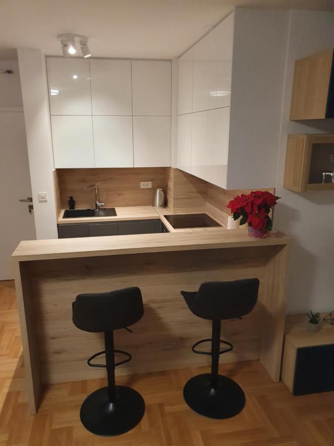Apartman Luka Zagabria Esterno foto