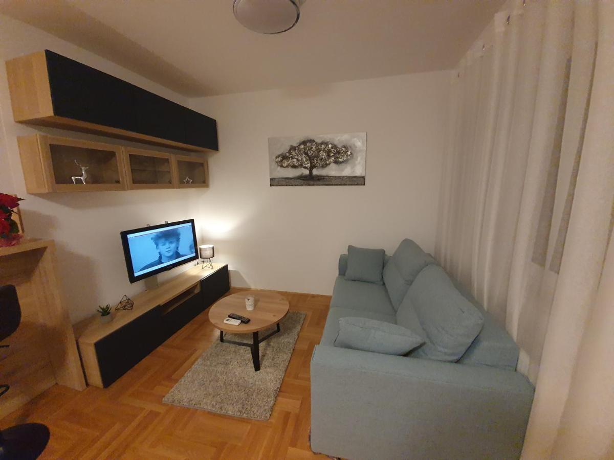Apartman Luka Zagabria Esterno foto