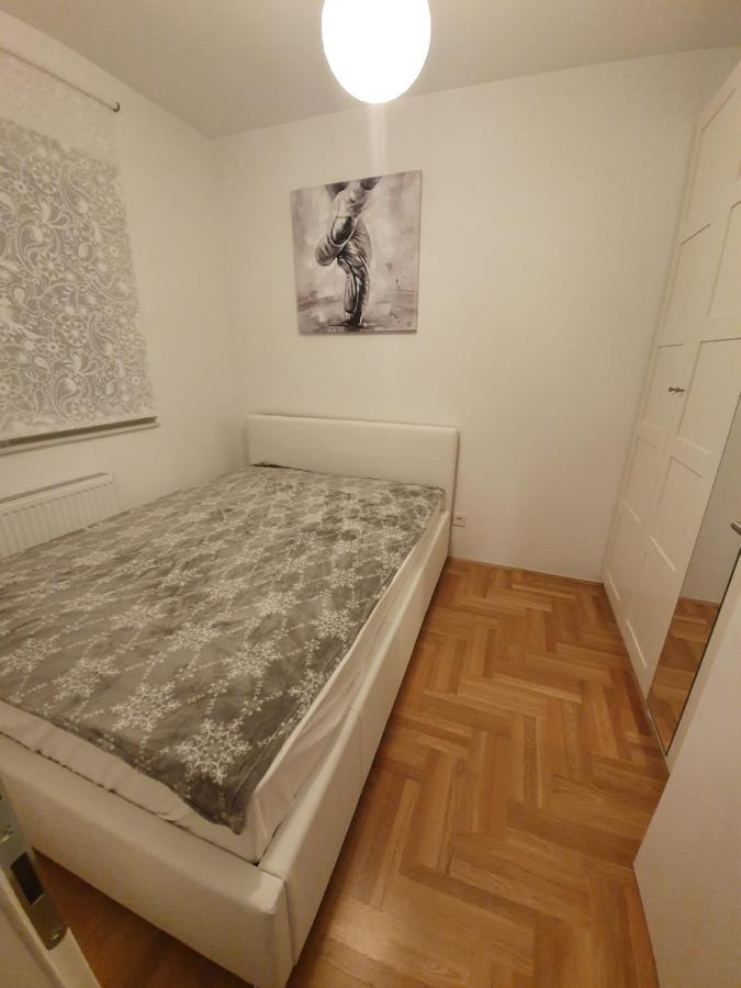 Apartman Luka Zagabria Esterno foto
